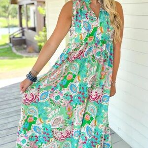LIKE NEW - Boutique Midi Length Dress with floral and paisley print! Size L